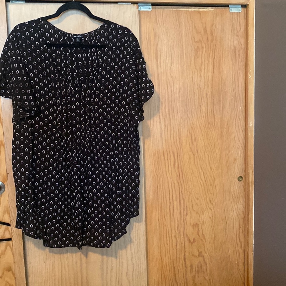 Torrid short-sleeve blouse size 3